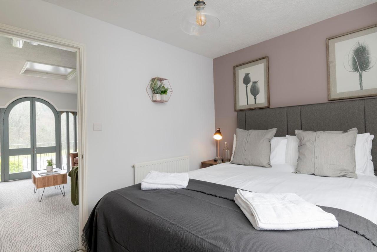 Hotel Lakeview Manor 4*